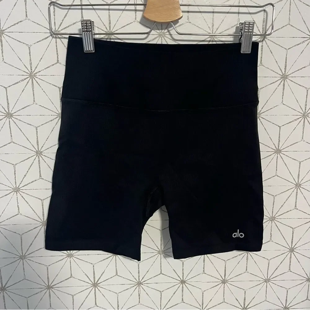 Alo Yoga 5” Ribbed Favorite Short Black
